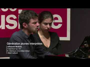 Johannes Brahms : 3 Intermezzi op. 117 par Adam Laloum