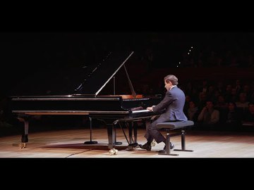 Stravinsky : trois mouvements de Petrouchka transcrits pour piano (Boris Giltburg)